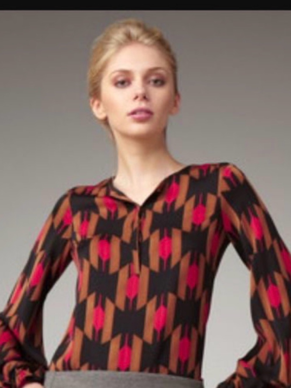 Diane Von furstenburg Women’s Geometric Print Blouse 100% silk